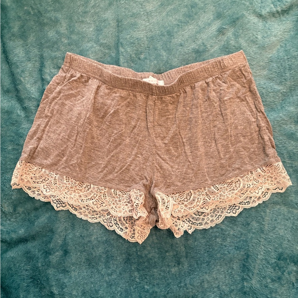 Lace trim shorts
